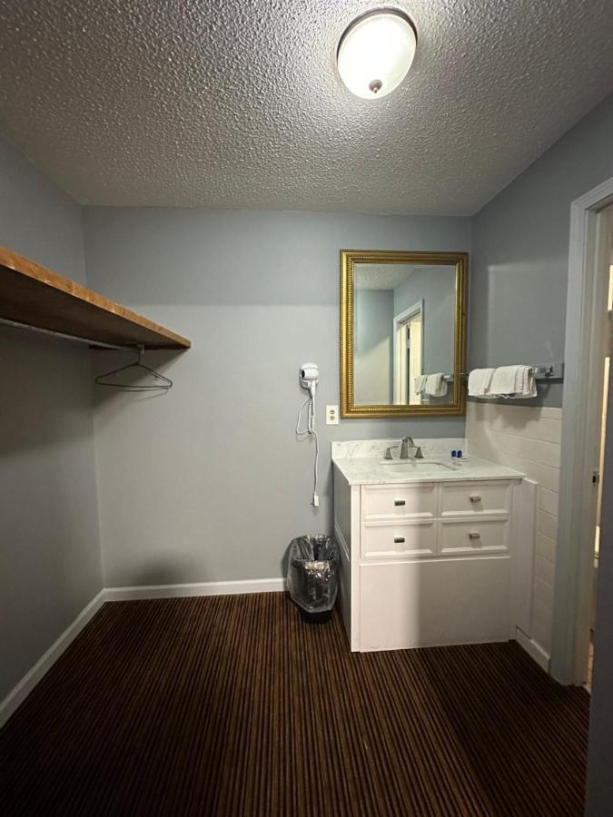Rodeway Inn & Suites Walhalla Экстерьер фото