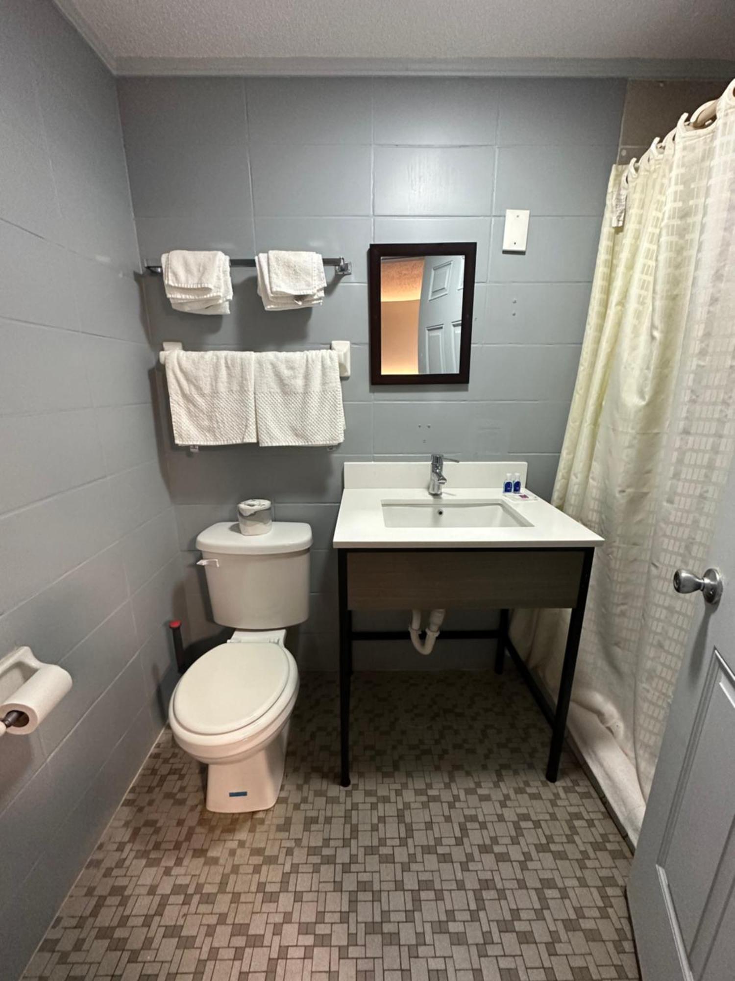 Rodeway Inn & Suites Walhalla Экстерьер фото