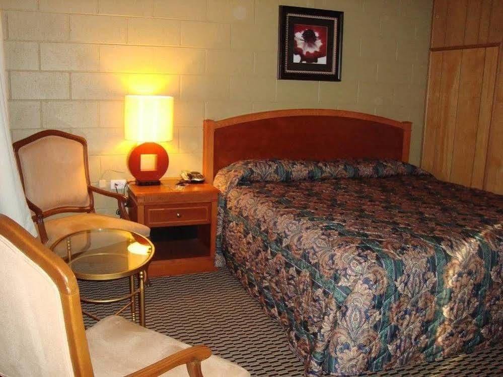 Rodeway Inn & Suites Walhalla Экстерьер фото